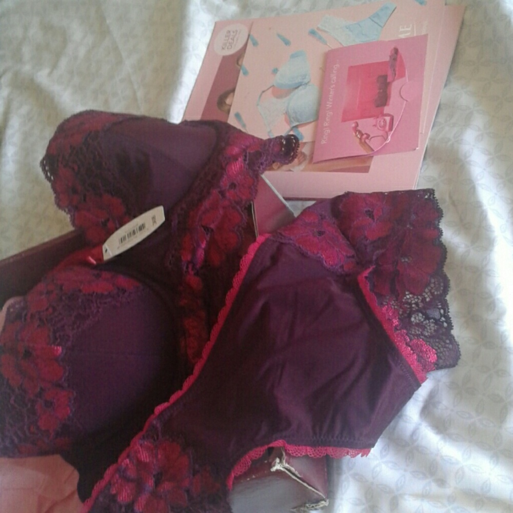 ADORE me bra set  (never opened)